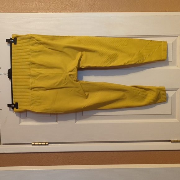 All in motion leggings - Picture 2 of 3